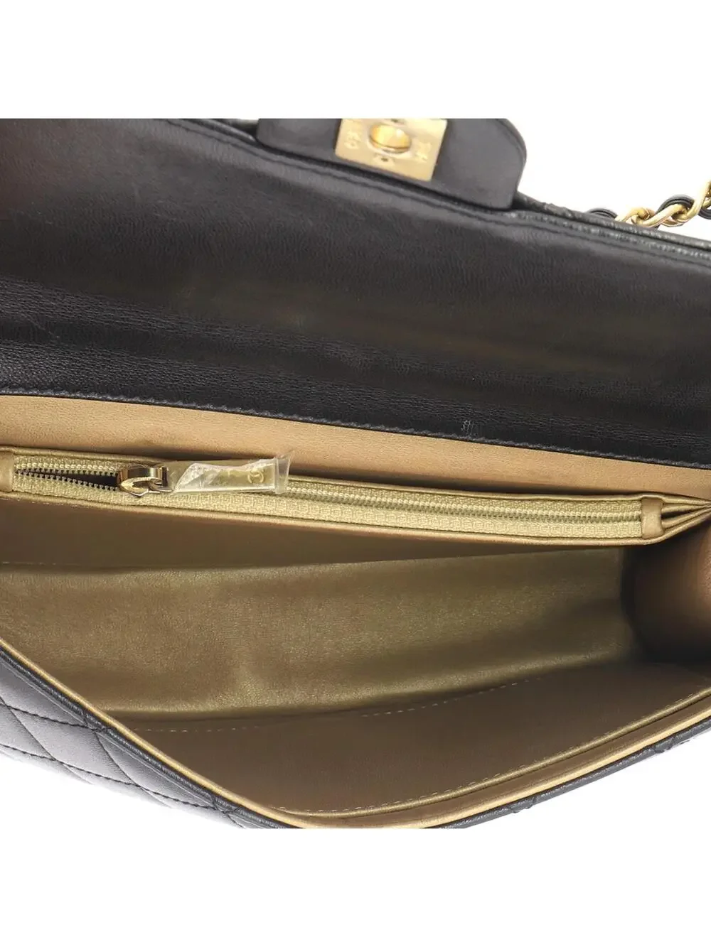 Chanel Chic Pearls Flap Bag Quilted #343123C44B